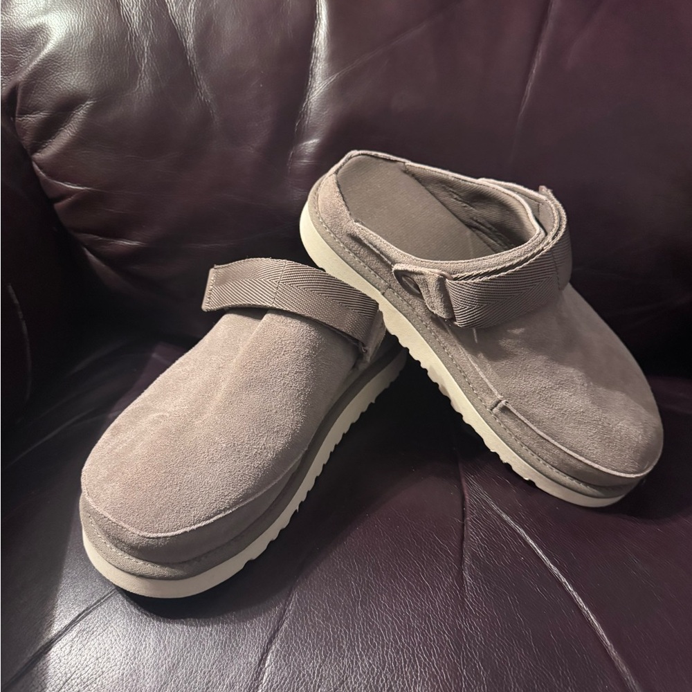 UGG Women's Platform Shoes in Brown and Cream